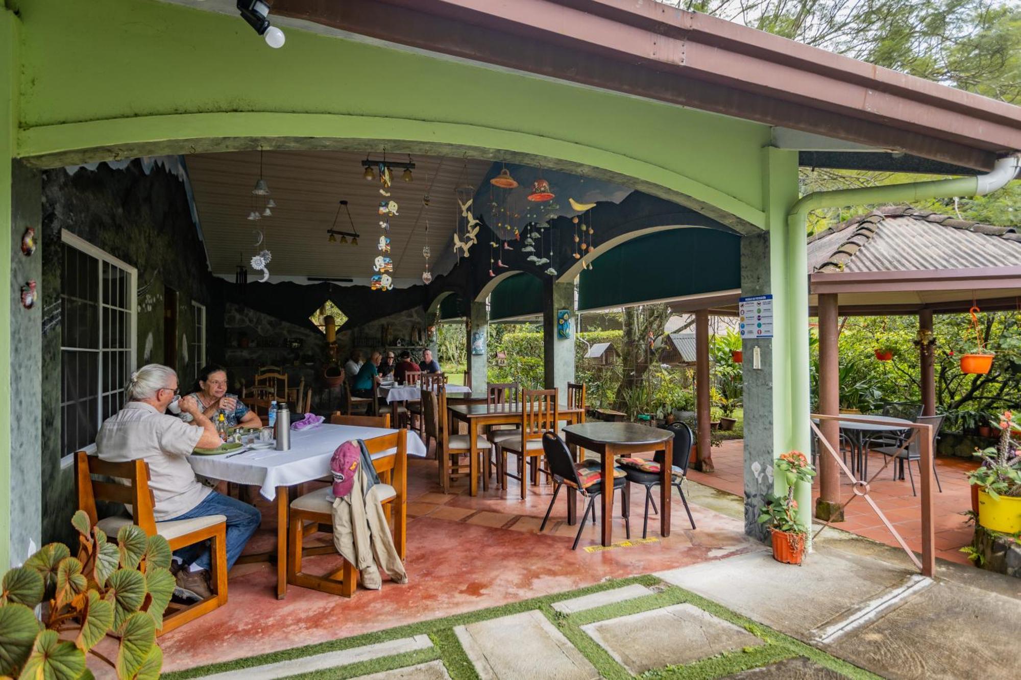 El Oasis Hotel Y Restaurante Букет Екстериор снимка