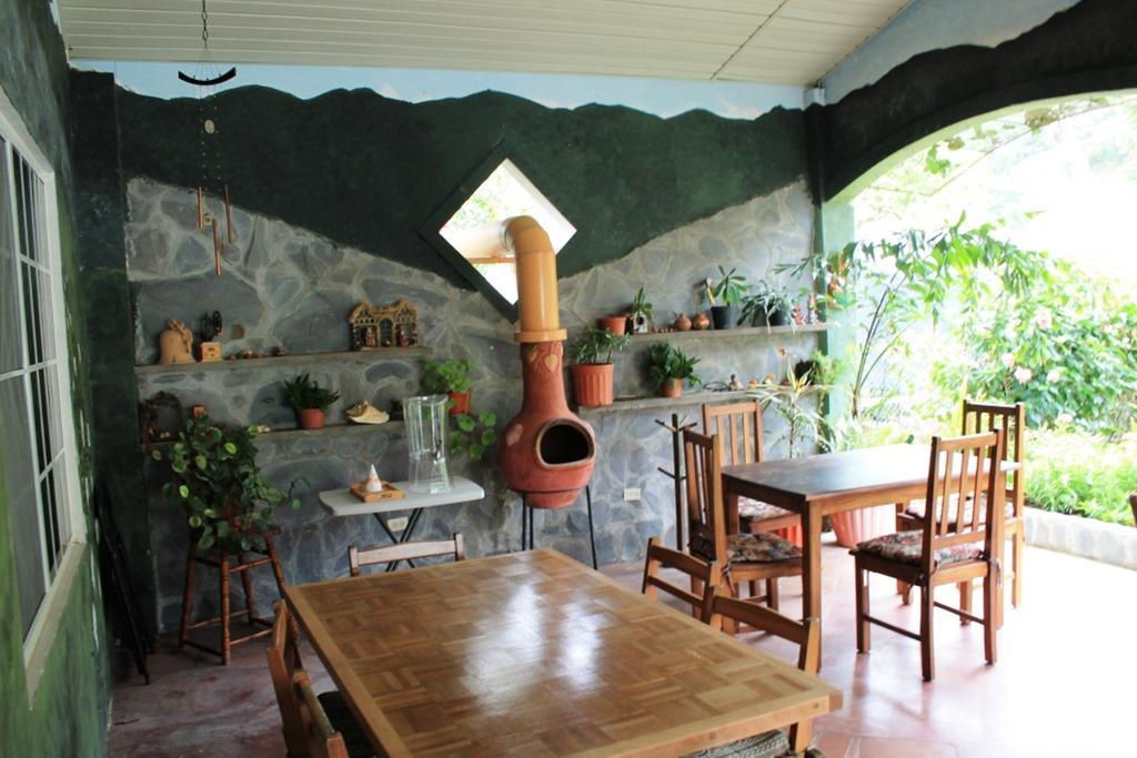 El Oasis Hotel Y Restaurante Букет Екстериор снимка