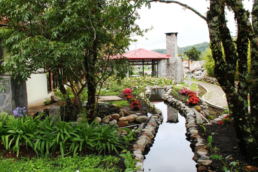 El Oasis Hotel Y Restaurante Букет Екстериор снимка