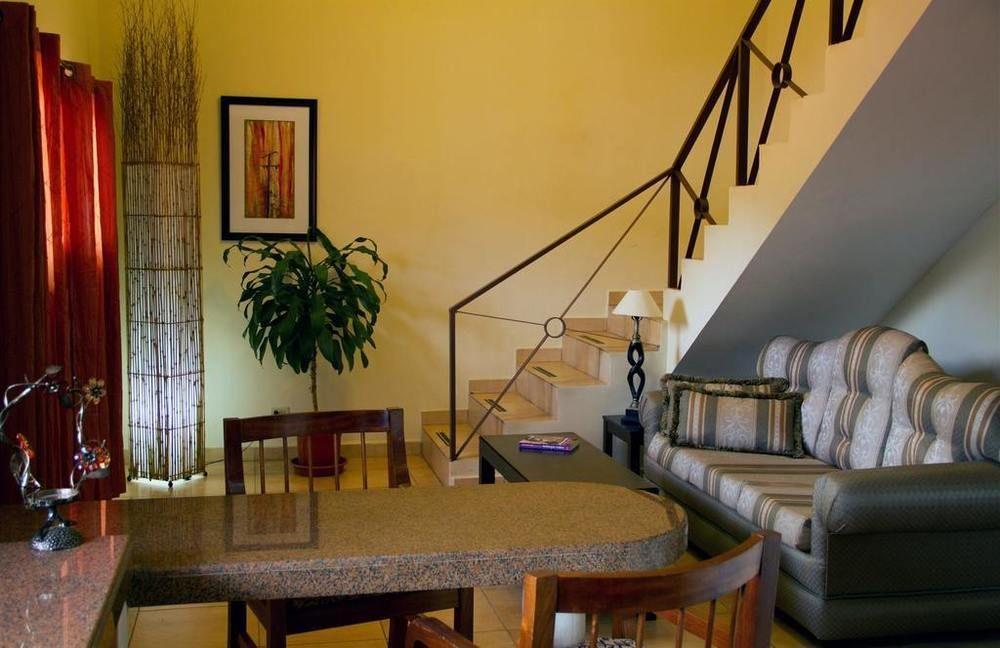 El Oasis Hotel Y Restaurante Букет Екстериор снимка