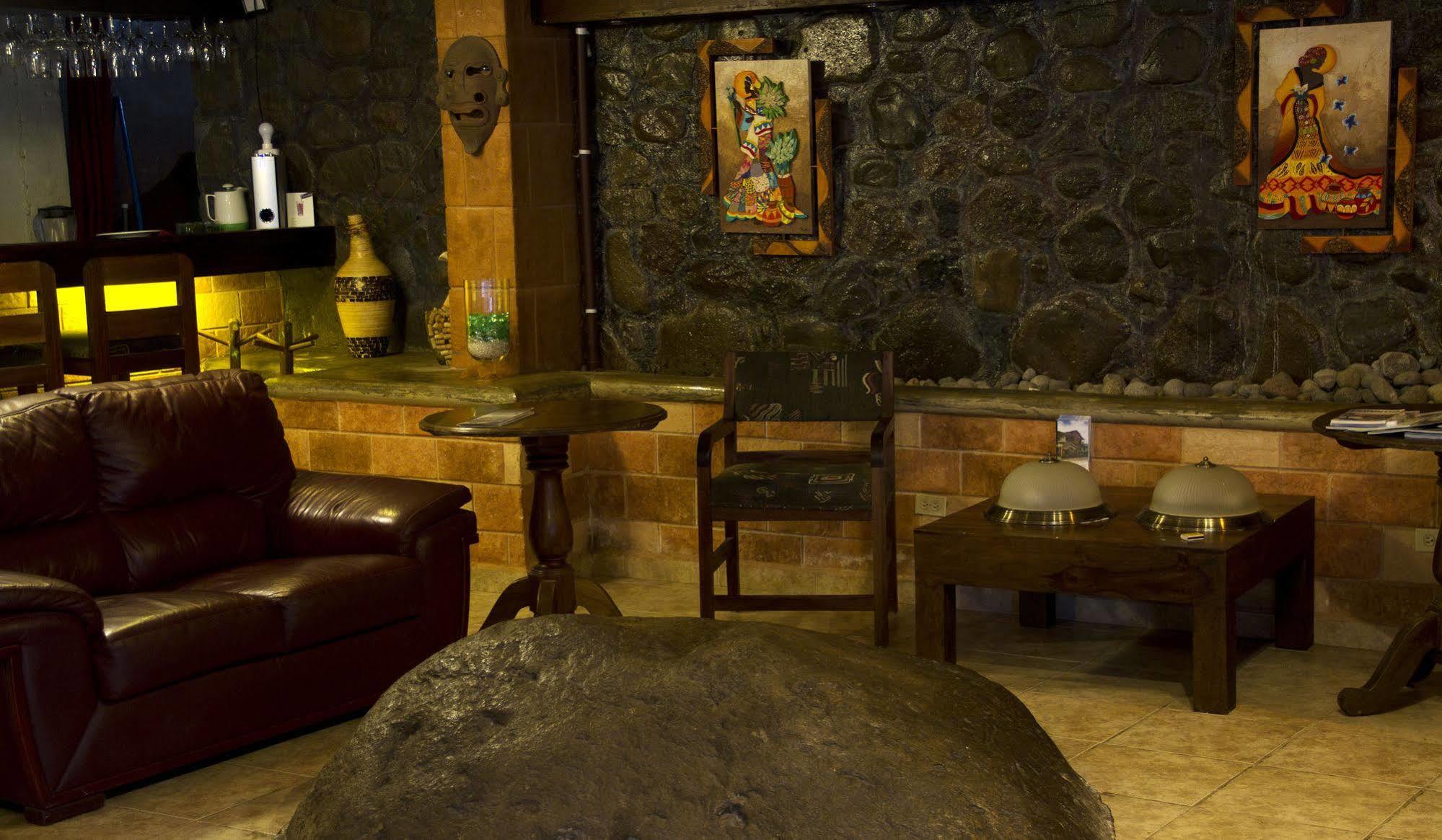El Oasis Hotel Y Restaurante Букет Екстериор снимка